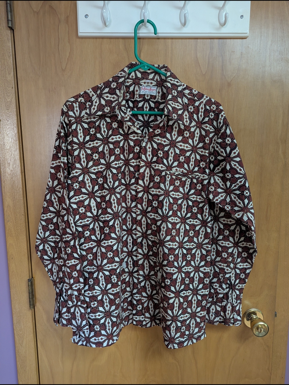 Vintage Batik Men's Retro Geometric Button-Up Shirt in Burgundy & Cream